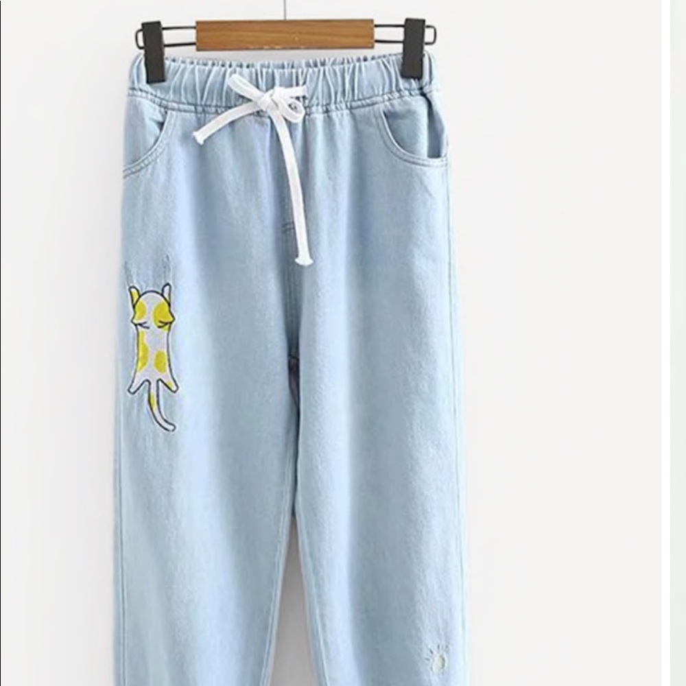 NWOT cat embroidered jeans